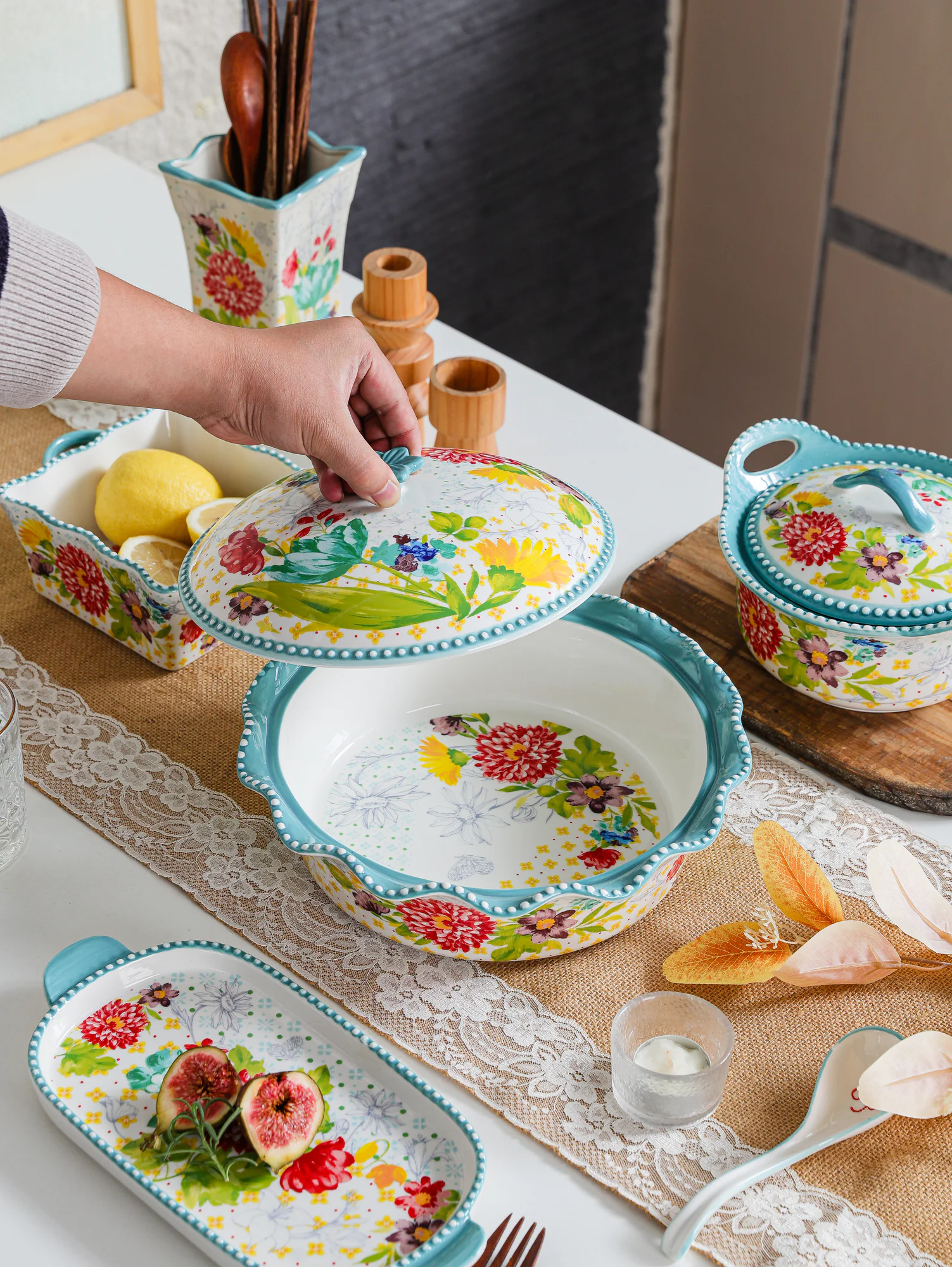 Country Garden Serveware - Meadow green