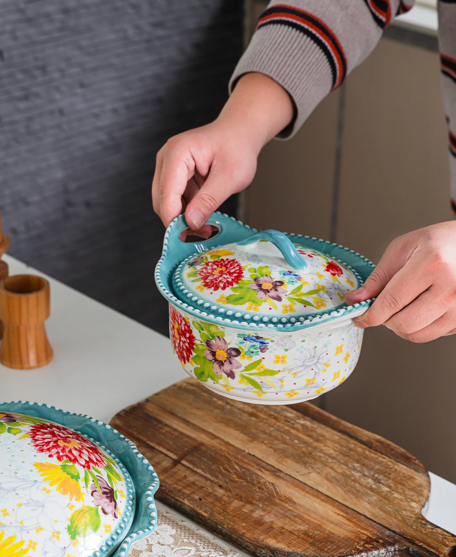 Country Garden Serveware - Petal red